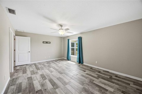 House in Englewood, Florida 3 bedrooms, 152.36 sq.m. № 2109518 - photo 29