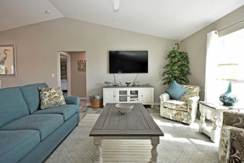 House in Englewood, Florida 3 bedrooms, 152.36 sq.m. № 2109518 - photo 19