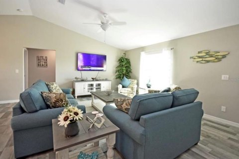 House in Englewood, Florida 3 bedrooms, 152.36 sq.m. № 2109518 - photo 18
