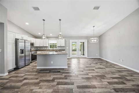 House in Englewood, Florida 3 bedrooms, 152.36 sq.m. № 2109518 - photo 6