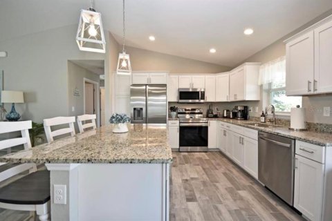 House in Englewood, Florida 3 bedrooms, 152.36 sq.m. № 2109518 - photo 8
