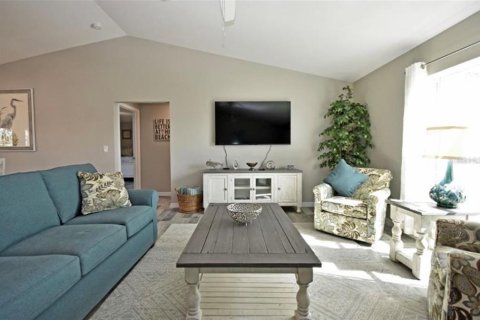 House in Englewood, Florida 3 bedrooms, 152.36 sq.m. № 2109518 - photo 13