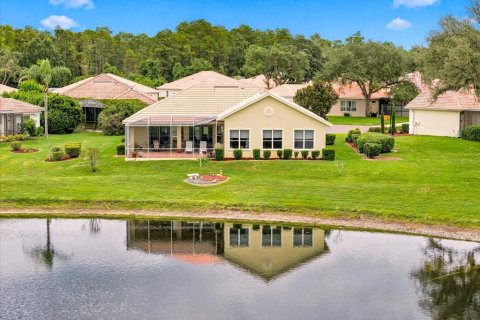 Villa ou maison à vendre à Weeki Wachee, Floride: 3 chambres, 235.51 m2 № 2413616 - photo 5