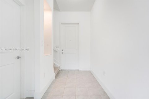 House in Ave Maria, Florida 3 bedrooms, 178.74 sq.m. № 2064278 - photo 2