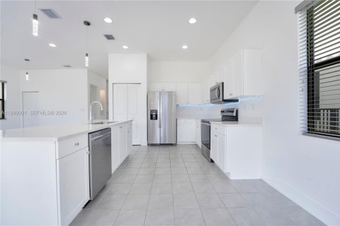 House in Ave Maria, Florida 3 bedrooms, 178.74 sq.m. № 2064278 - photo 8