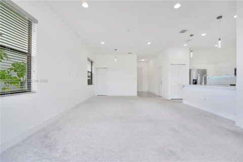 House in Ave Maria, Florida 3 bedrooms, 178.74 sq.m. № 2064278 - photo 6