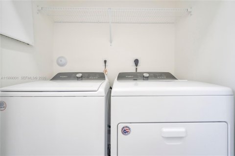 House in Ave Maria, Florida 3 bedrooms, 178.74 sq.m. № 2064278 - photo 20