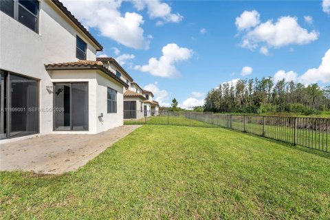 House in Ave Maria, Florida 3 bedrooms, 178.74 sq.m. № 2064278 - photo 23