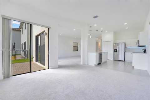 House in Ave Maria, Florida 3 bedrooms, 178.74 sq.m. № 2064278 - photo 11