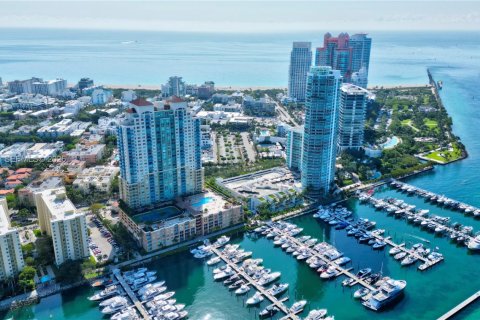 Condo in Miami Beach, Florida, 2 bedrooms  № 2065590 - photo 3