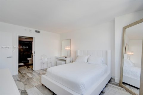 Condo in Miami Beach, Florida, 2 bedrooms  № 2065590 - photo 11