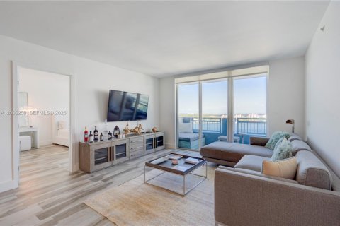 Condo in Miami Beach, Florida, 2 bedrooms  № 2065590 - photo 6