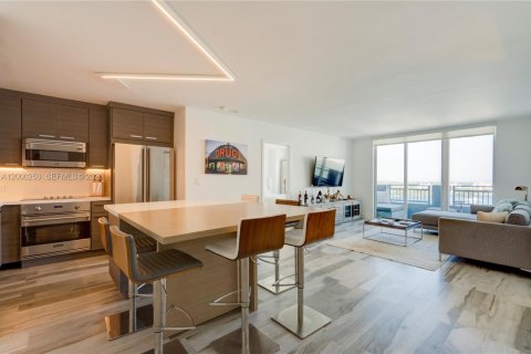 Condo in Miami Beach, Florida, 2 bedrooms  № 2065590 - photo 5