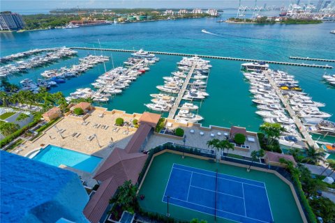 Condo in Miami Beach, Florida, 2 bedrooms  № 2065590 - photo 21