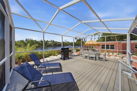 Commercial property in Sarasota, Florida 510.03 sq.m. № 2416298 - photo 17