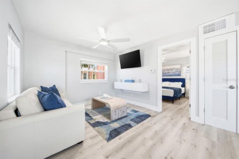 Commercial property in Sarasota, Florida 510.03 sq.m. № 2416298 - photo 21
