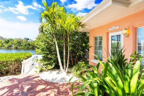 Commercial property in Sarasota, Florida 510.03 sq.m. № 2416298 - photo 28