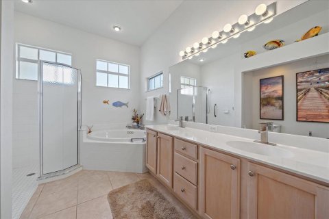 House in Osprey, Florida 4 bedrooms, 198.35 sq.m. № 1673080 - photo 19