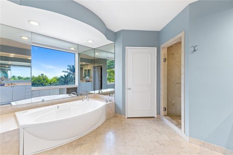 Condo in Key Biscayne, Florida, 4 bedrooms  № 1859983 - photo 12