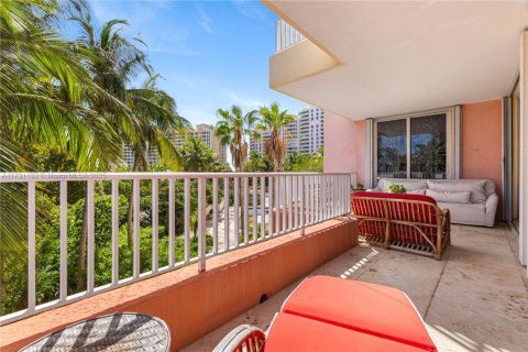 Condo in Key Biscayne, Florida, 4 bedrooms  № 1859983 - photo 19