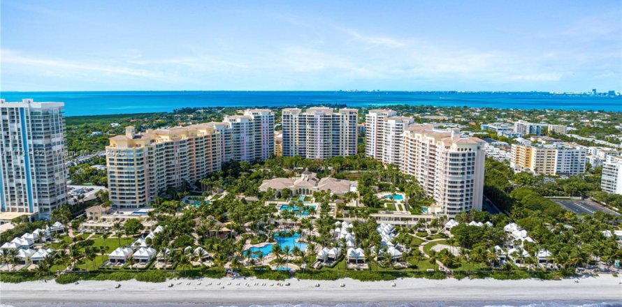Condo in Key Biscayne, Florida, 4 bedrooms  № 1859983