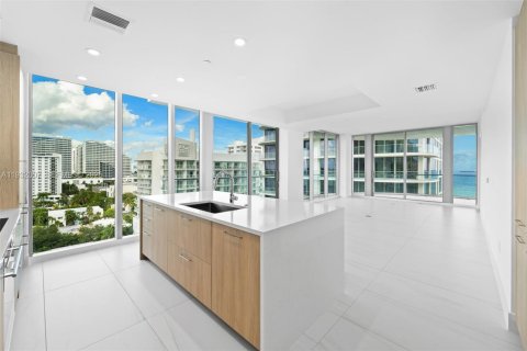 Condominio en alquiler en Fort Lauderdale, Florida, 3 dormitorios, 175.59 m2 № 1991855 - foto 5