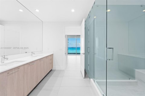 Condominio en alquiler en Fort Lauderdale, Florida, 3 dormitorios, 175.59 m2 № 1991855 - foto 9