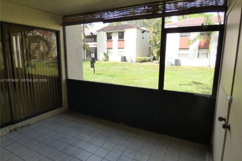 Condominio en venta en Miami, Florida, 2 dormitorios, 90.86 m2 № 2036122 - foto 7