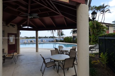 Condominio en venta en Miami, Florida, 2 dormitorios, 90.86 m2 № 2036122 - foto 12