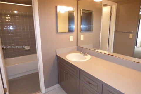 Condominio en venta en Miami, Florida, 2 dormitorios, 90.86 m2 № 2036122 - foto 5