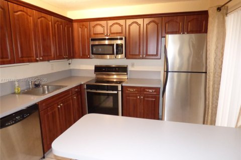 Condominio en venta en Miami, Florida, 2 dormitorios, 90.86 m2 № 2036122 - foto 3