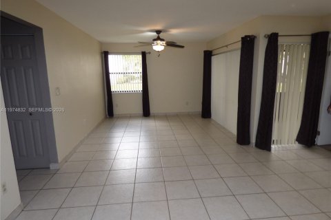 Condominio en venta en Miami, Florida, 2 dormitorios, 90.86 m2 № 2036122 - foto 9