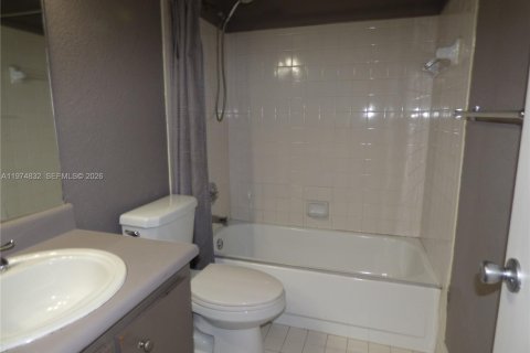 Condominio en venta en Miami, Florida, 2 dormitorios, 90.86 m2 № 2036122 - foto 10