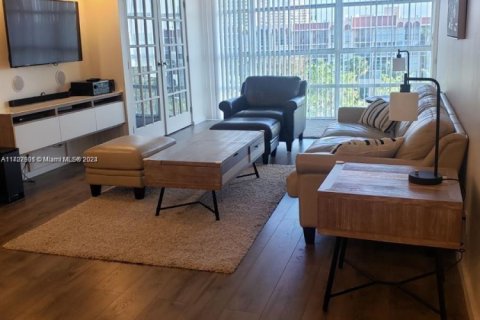 Купить кондоминиум в Халландейл-Бич, Флорида 2 спальни, 134.71м2, № 1959031 - фото 3