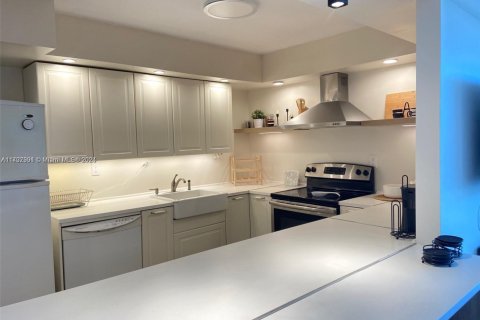 Купить кондоминиум в Халландейл-Бич, Флорида 2 спальни, 134.71м2, № 1959031 - фото 6