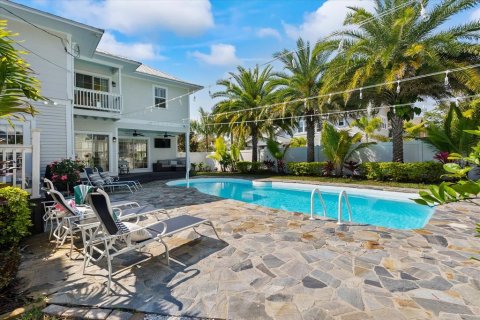 Casa en alquiler en Saint Petersburg, Florida, 5 dormitorios, 324.6 m2 № 1784709 - foto 2