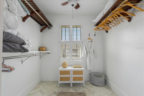 Casa en alquiler en Saint Petersburg, Florida, 5 dormitorios, 324.6 m2 № 1784709 - foto 29