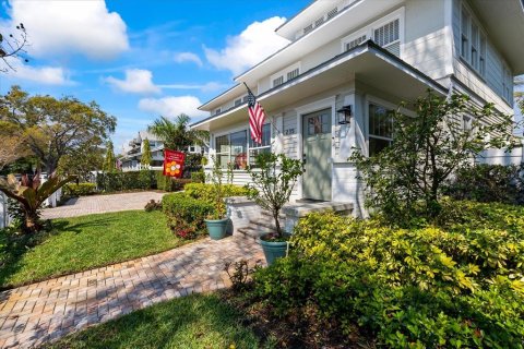Casa en alquiler en Saint Petersburg, Florida, 5 dormitorios, 324.6 m2 № 1784709 - foto 3