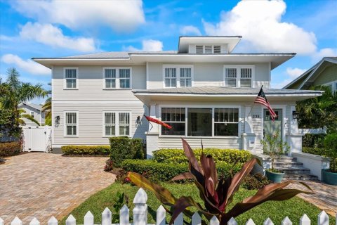 Casa en alquiler en Saint Petersburg, Florida, 5 dormitorios, 324.6 m2 № 1784709 - foto 1
