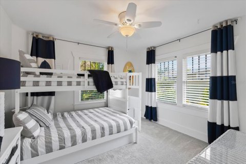 Casa en alquiler en Saint Petersburg, Florida, 5 dormitorios, 324.6 m2 № 1784709 - foto 18