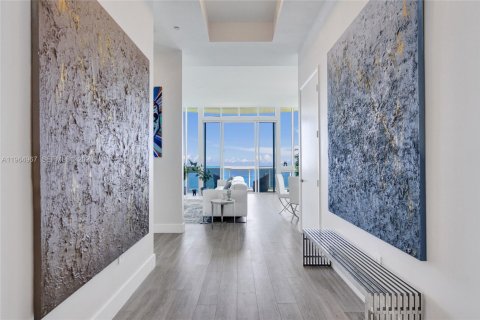 Condominio en venta en Sunny Isles Beach, Florida, 3 dormitorios, 257.15 m2 № 2027073 - foto 2