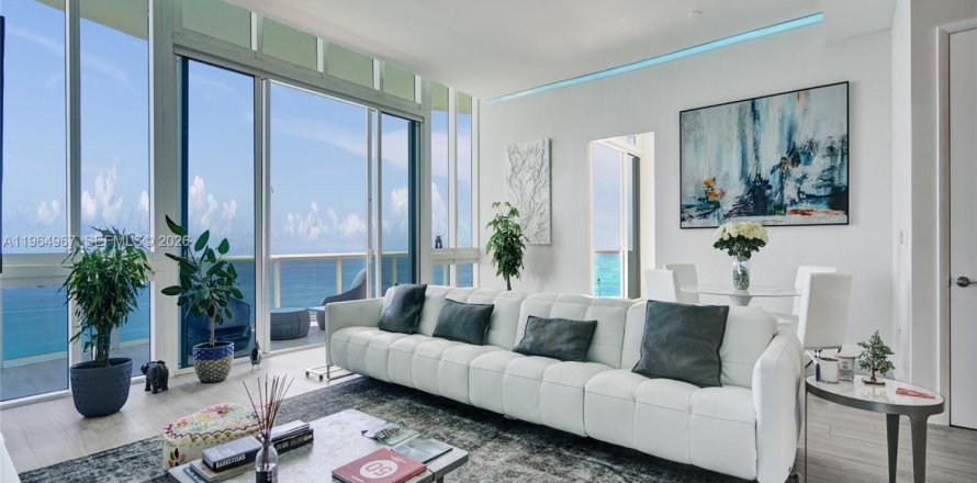 Condominio en Sunny Isles Beach, Florida, 3 dormitorios  № 2027073