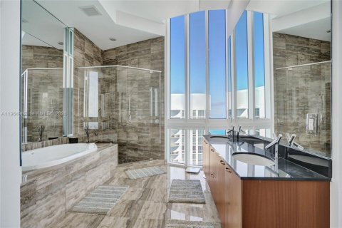 Condominio en venta en Sunny Isles Beach, Florida, 3 dormitorios, 257.15 m2 № 2027073 - foto 27