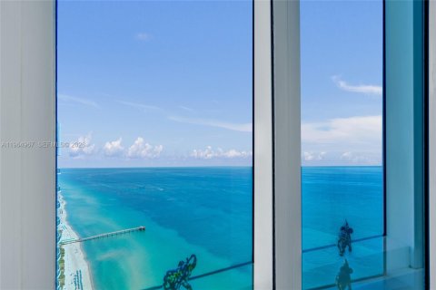 Condominio en venta en Sunny Isles Beach, Florida, 3 dormitorios, 257.15 m2 № 2027073 - foto 25