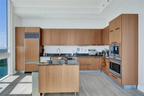 Condominio en venta en Sunny Isles Beach, Florida, 3 dormitorios, 257.15 m2 № 2027073 - foto 15