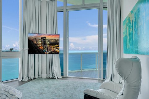 Condominio en venta en Sunny Isles Beach, Florida, 3 dormitorios, 257.15 m2 № 2027073 - foto 23