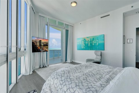Condominio en venta en Sunny Isles Beach, Florida, 3 dormitorios, 257.15 m2 № 2027073 - foto 19