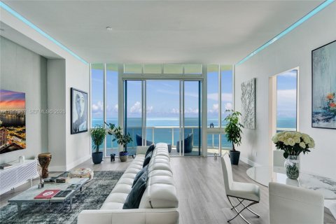 Condominio en venta en Sunny Isles Beach, Florida, 3 dormitorios, 257.15 m2 № 2027073 - foto 6