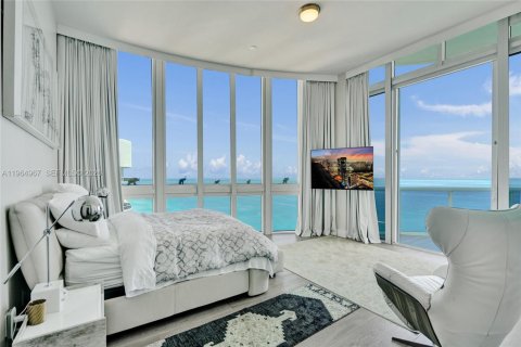 Condominio en venta en Sunny Isles Beach, Florida, 3 dormitorios, 257.15 m2 № 2027073 - foto 24