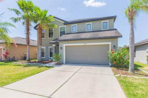 House in Wimauma, Florida 5 bedrooms, 277.5 sq.m. № 1669952 - photo 1